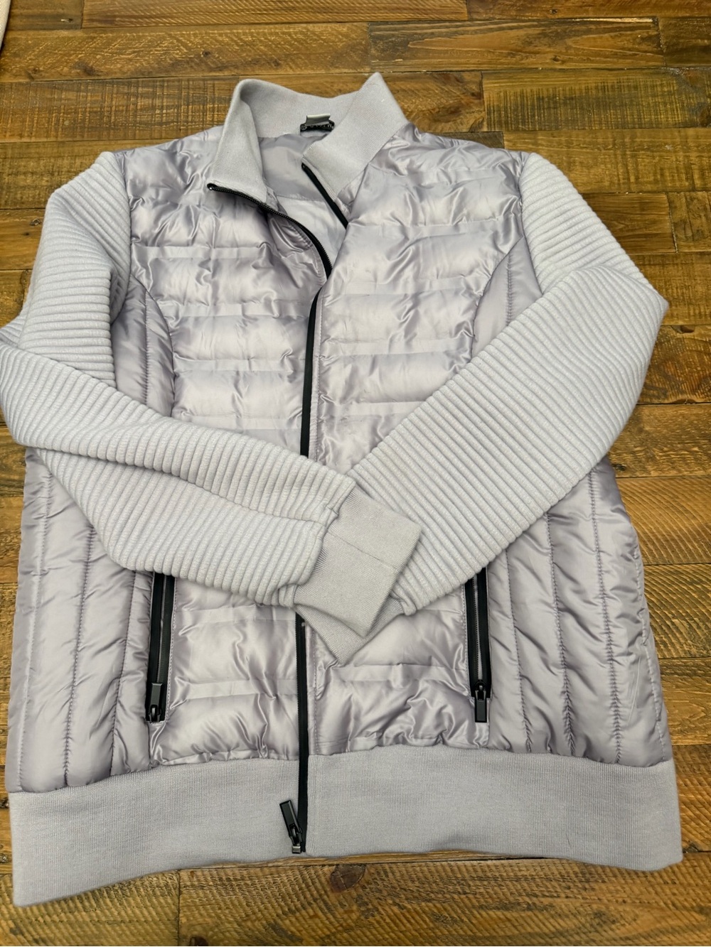 GAIAM Light Gray Quilted Puffer Jacket with Ribbed Sleeves